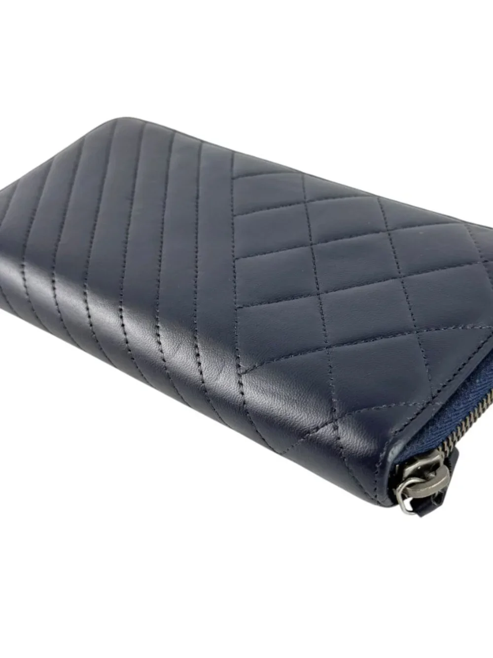 CHANEL Authentic Chevron and Diamond Quilted Navy Blue Leather Zippy Wallet